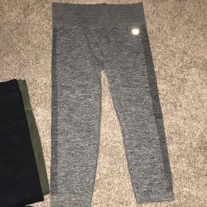 Forever 21 Pants - Five pairs of F21 cropped leggings Forever 21 Pants - Five pairs of F21 cropped leggings